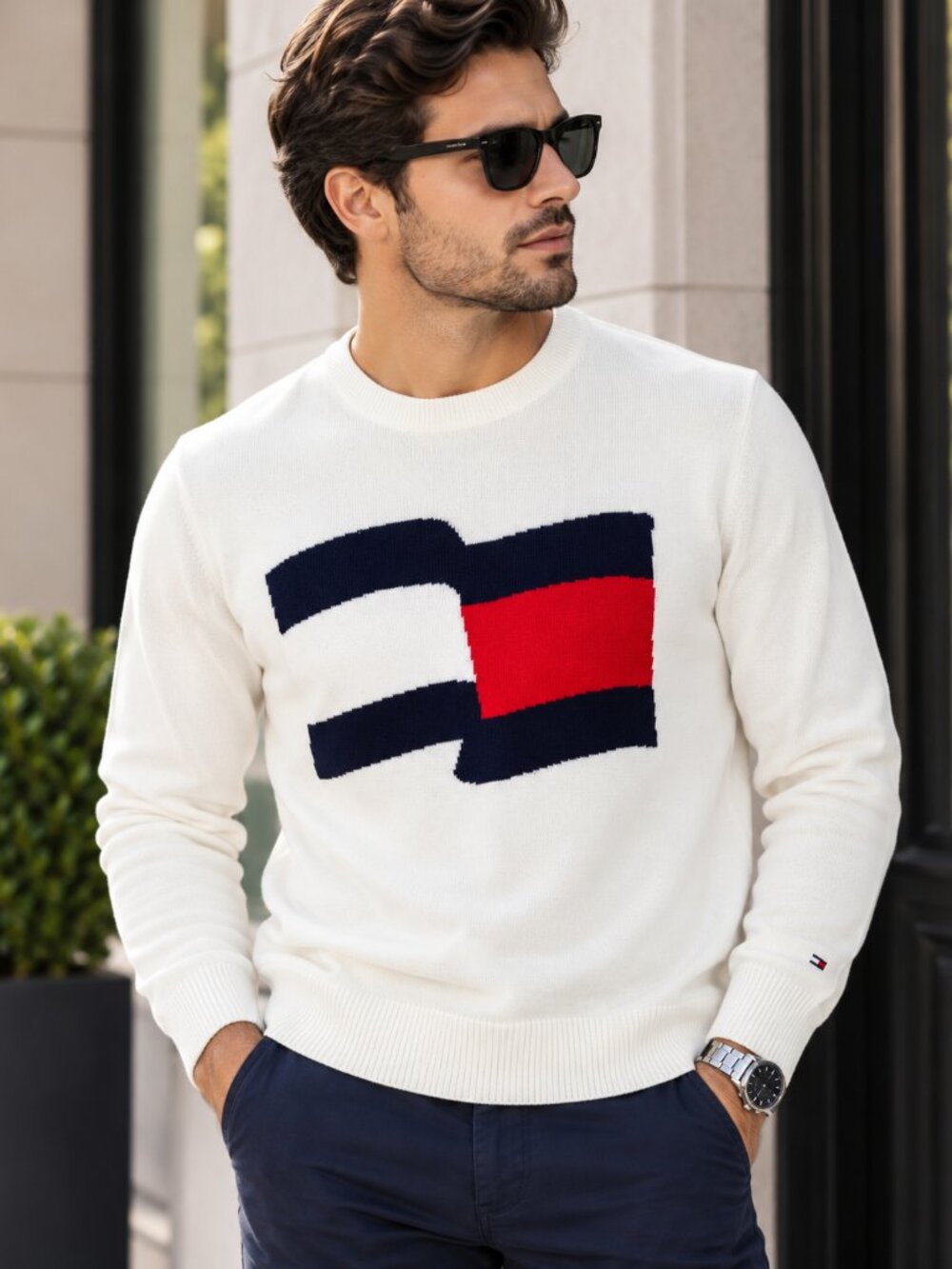 Tommy Hilfiger Men’s Flag Logo Crewneck Sweater Ivory Navy Red NWT Size M